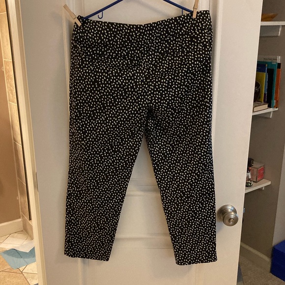 Loft black and white capri pants - Picture 4 of 6